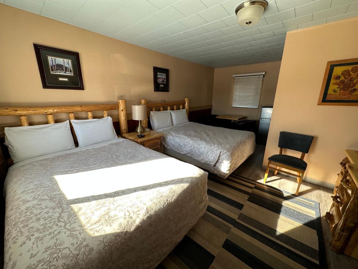 Pinecrest Motel Nipigon Buitenkant foto