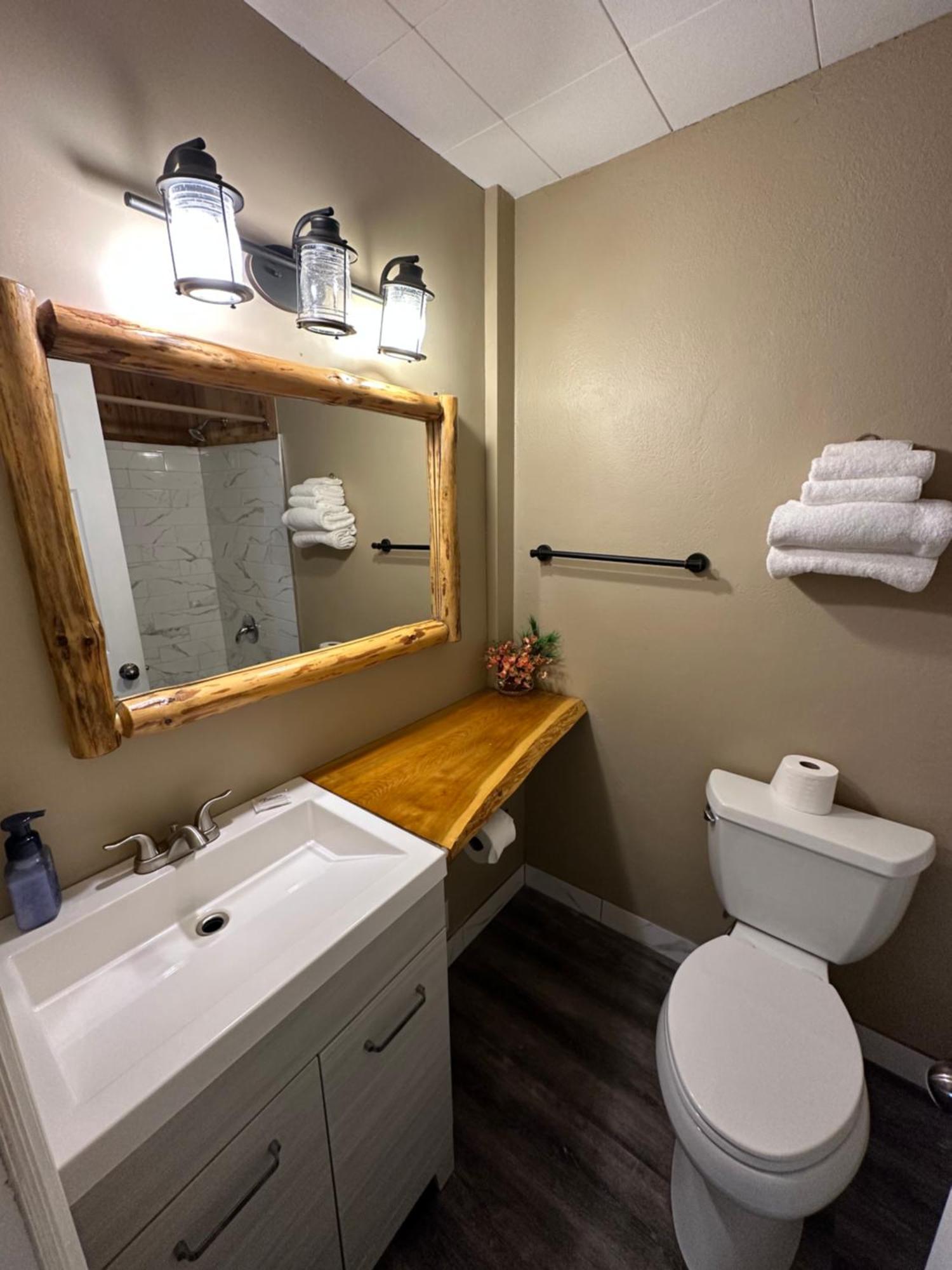 Pinecrest Motel Nipigon Buitenkant foto